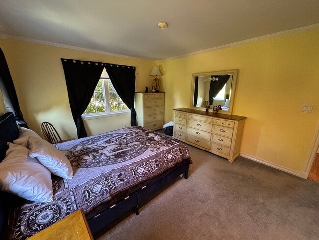 property at 2736 Stein Hill Ln