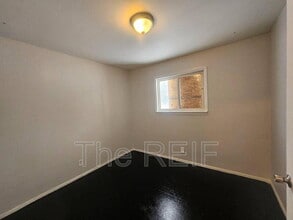 5509 Farmhill Rd in Flint, MI - Building Photo - Building Photo