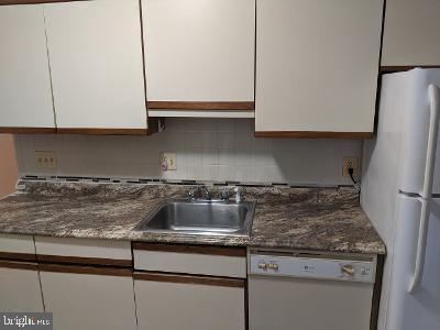 3321 Huntley Square Dr-Unit -B-1 in Temple Hills, MD - Building Photo - Building Photo