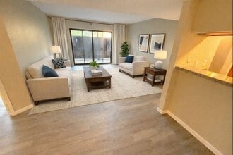 3085 Walnut Bend Ln in Houston, TX - Building Photo - Building Photo