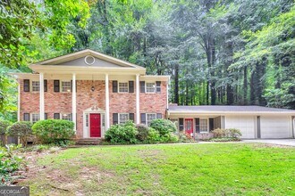 3048 Duke of Gloucester St in East Point, GA - Building Photo - Building Photo