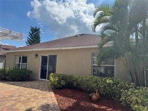 2300 Saphire Ct in Kissimmee, FL - Building Photo - Building Photo