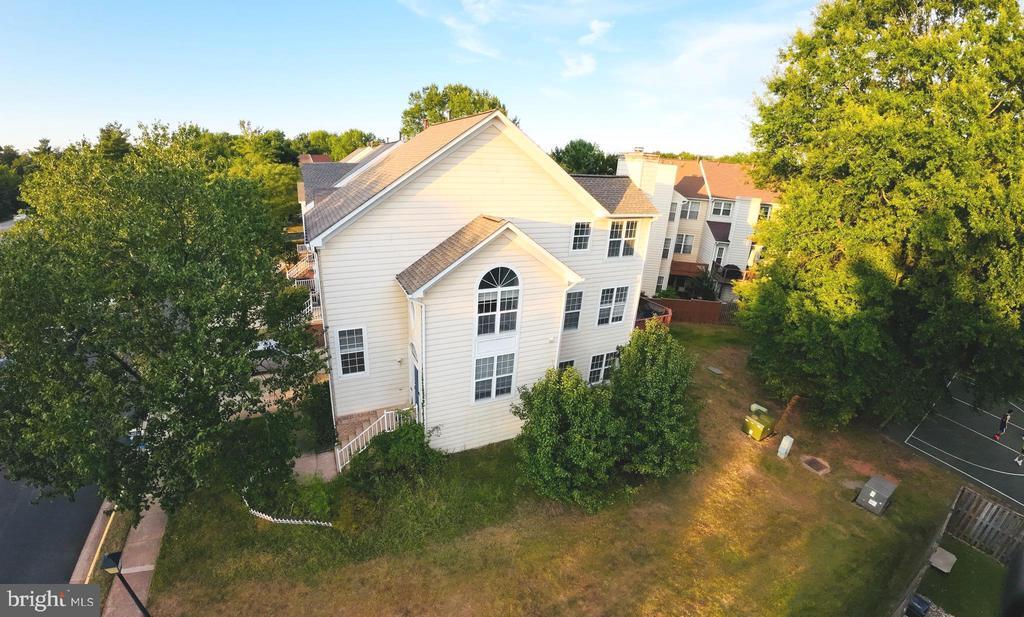 46740 Graham Cove Square in Sterling, VA - Building Photo