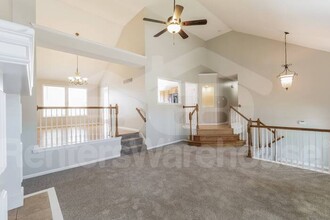 2105 SW Eyrie Rd in Lee's Summit, MO - Foto de edificio - Building Photo