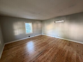 335 E Burton St in Murfreesboro, TN - Building Photo - Building Photo