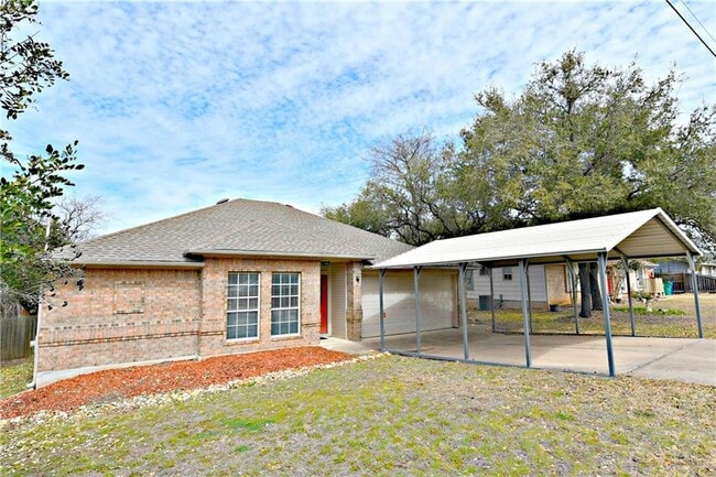 1003 N Riviera Cir in Cedar Park, TX - Building Photo - Building Photo