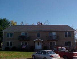 Hartley Apartments in Lewiston, ME - Building Photo