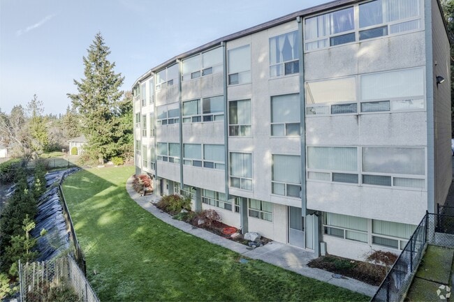 Olympic View Apartments in Bremerton, WA - Building Photo - Building Photo