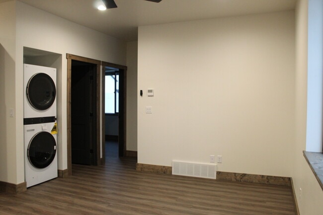 573 S Teton Ave in Sugar City, ID - Building Photo - Building Photo