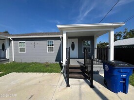 1706 Lake Ave in Panama City, FL - Building Photo