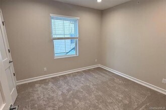 122 Greenwich Ave, Unit 202 in Goshen, NY - Building Photo - Building Photo