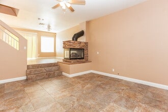 8939 Green Jade Dr in Las Vegas, NV - Building Photo - Building Photo