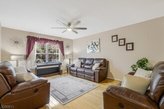 227 Marcia Way in Bridgewater, NJ - Building Photo - Building Photo