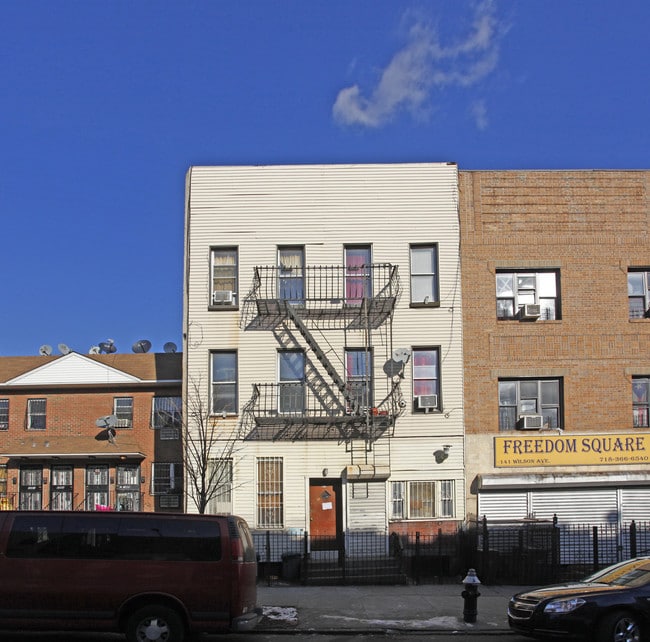 139 Wilson Ave in Brooklyn, NY - Foto de edificio - Building Photo