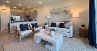 5635 S Drive Cir in Delray Beach, FL - Building Photo