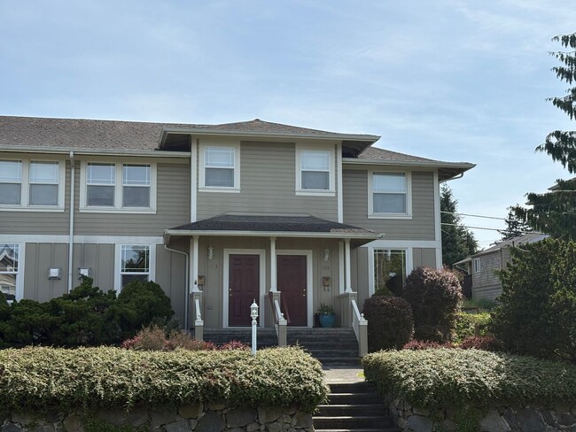 property at 1315-1315 5th St