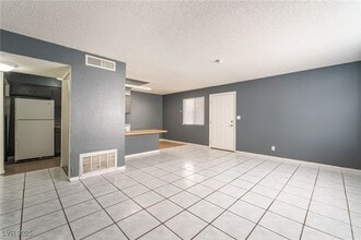833 N Bruce St in Las Vegas, NV - Building Photo - Building Photo