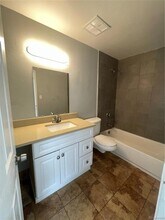 1590 Clinton St, Unit 206 in Aurora, CO - Foto de edificio - Building Photo