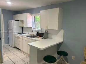 2250 SW 11th St in Miami, FL - Building Photo - Building Photo