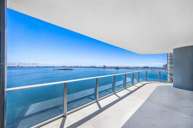 700 NE 24th St, Unit 1107 in Miami, FL - Building Photo - Building Photo