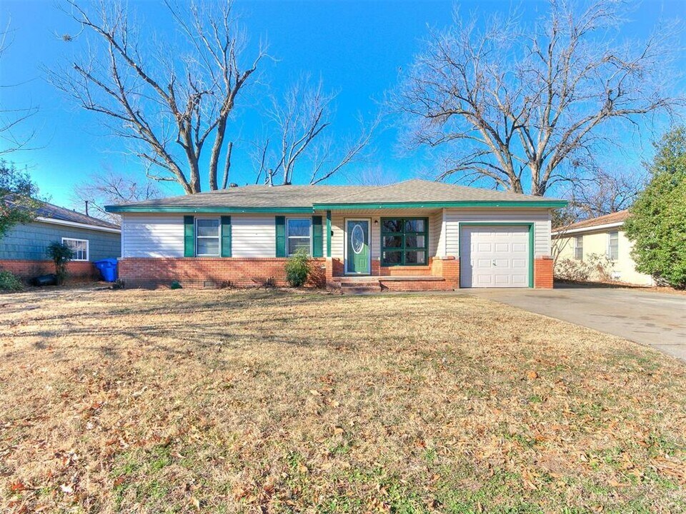 122 S Sherry Ave in Norman, OK - Building Photo