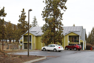 Healy Heights Apartments in Bend, OR - Building Photo - Building Photo