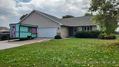 3181 Westowne Ct in Appleton, WI - Building Photo - Building Photo