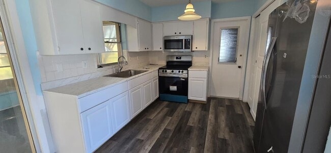 1765 Elinor Pl, Unit 4205-201 in Englewood, FL - Building Photo - Building Photo