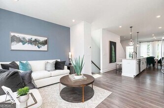 371 Skylar Way SE in Atlanta, GA - Building Photo - Building Photo