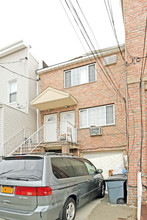 106-10 Otis Ave in Flushing, NY - Building Photo - Building Photo