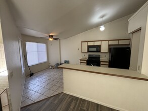 1714 W Park Wood Ln in Tucson, AZ - Foto de edificio - Building Photo