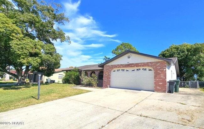 1668 E Shangri-La Dr in Daytona Beach, FL - Building Photo - Building Photo