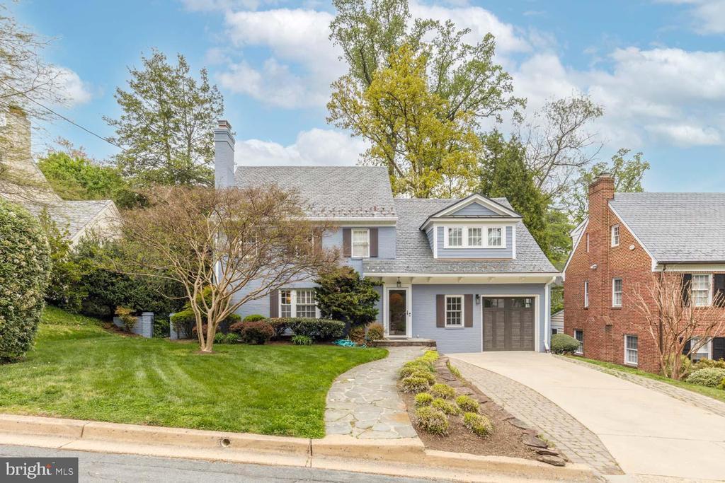 3209 Thornapple St in Chevy Chase, MD - Building Photo
