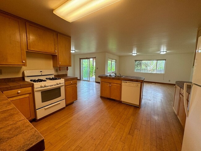 property at 1135 Aloha Way