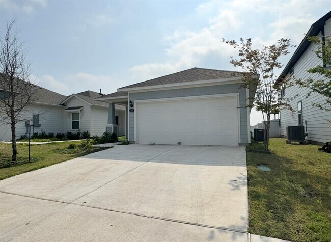 195 Heritage Ml Trl in Elgin, TX - Building Photo - Building Photo