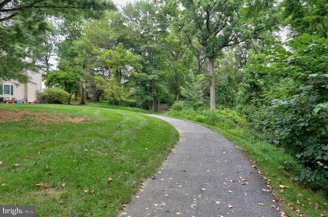 8371 Silver Trumpet Dr in Columbia, MD - Foto de edificio - Building Photo