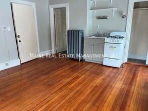 24 Grove St in Bangor, ME - Building Photo - Building Photo