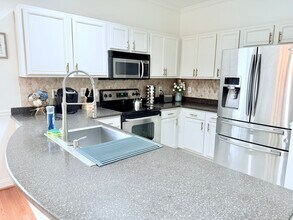 324 Long Pointe Ln in Columbia, SC - Building Photo - Building Photo