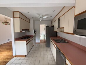 321 Dallas Dr in Toms River, NJ - Building Photo - Building Photo