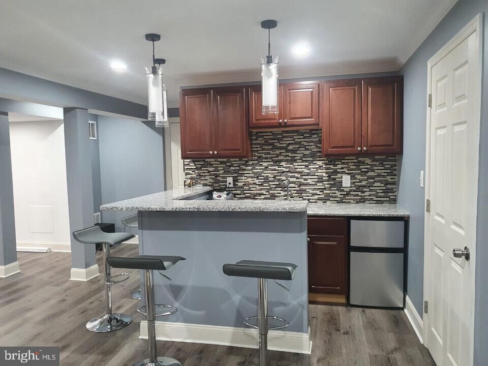 8 Jackson Ct in Downingtown, PA - Building Photo