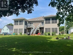 98 Queen St in Smiths Falls, ON - Building Photo - Building Photo