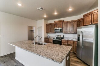 870 Freedom Cir in Nolanville, TX - Building Photo - Building Photo