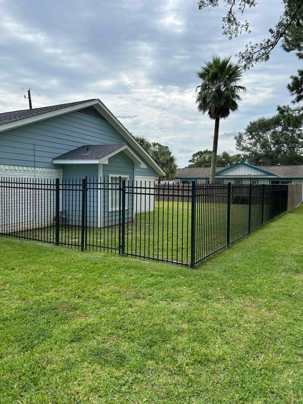 500 Shirleen Dr in Seabrook, TX - Building Photo - Building Photo