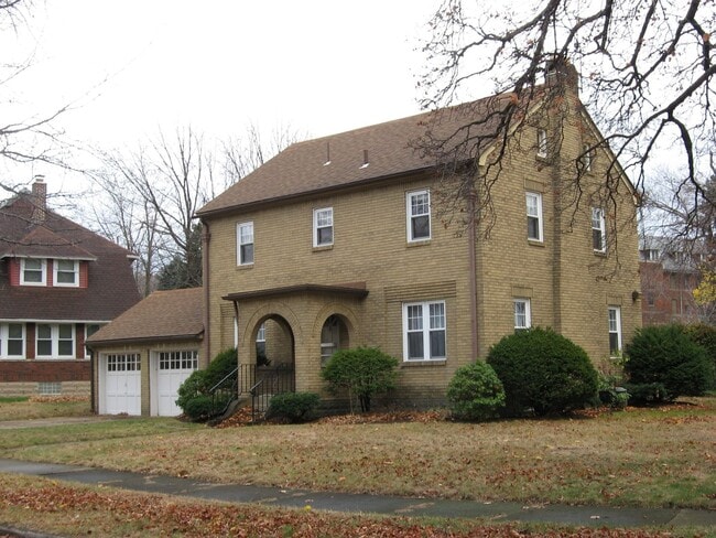 512 Virginia Ave in Erie, PA - Building Photo - Building Photo