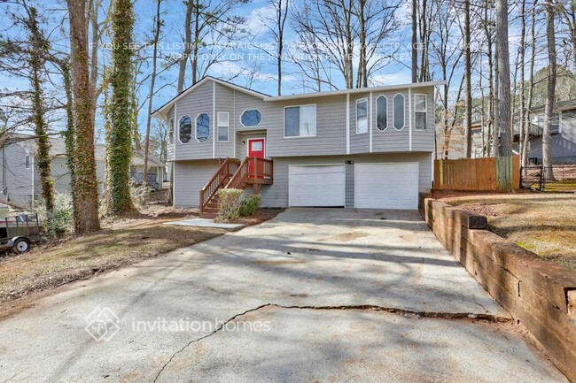 property at 725 Pepperwood Ln