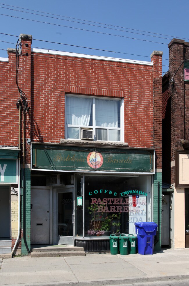 258-262 Christie St in Toronto, ON - Building Photo - Building Photo