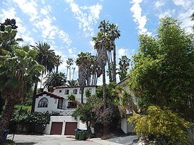2040 Whitley Ave, Unit 2 in Los Angeles, CA - Building Photo