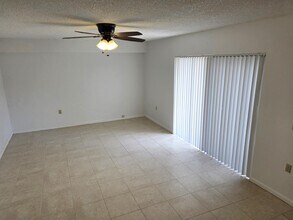 573 Green Springs Pl in West Palm Beach, FL - Building Photo - Building Photo