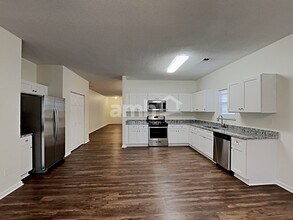 2003 Farm Hill Ct in Stockbridge, GA - Building Photo - Building Photo