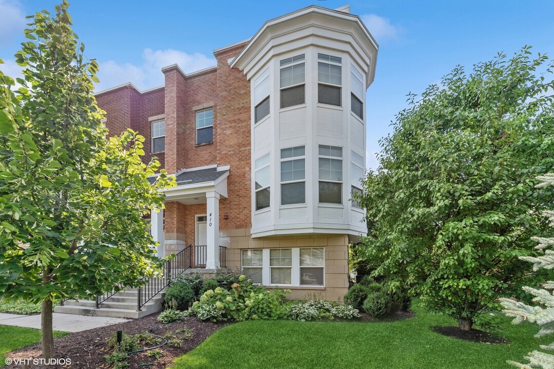 410 S Edward St in Mount Prospect, IL - Building Photo